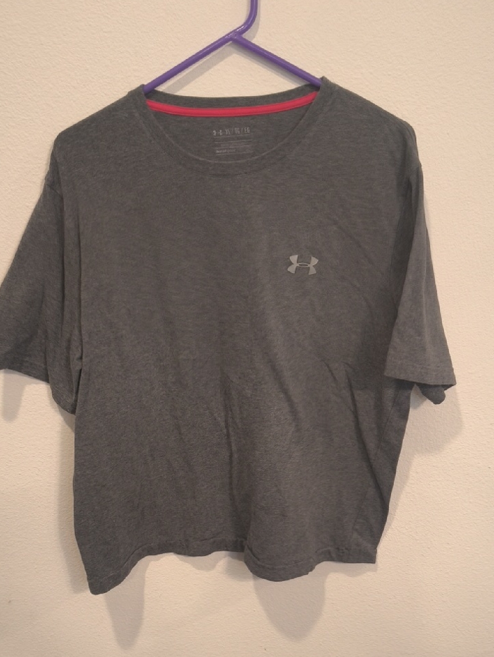 Under Armour Gray Crew Neck HeatGear Tee with Pink Trim XL